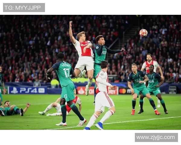 今日足球比赛结果回顾精彩瞬间与球队表现分析 今日足球比赛结果回顾精彩瞬间与球队表现分析