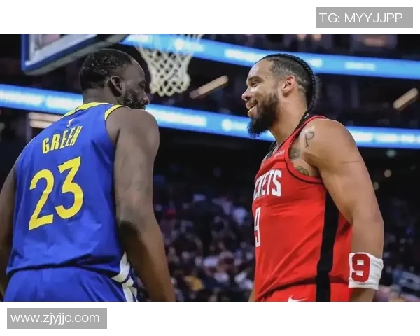 火箭队与勇士队第四场激战回顾球星表现与战术分析全面解读